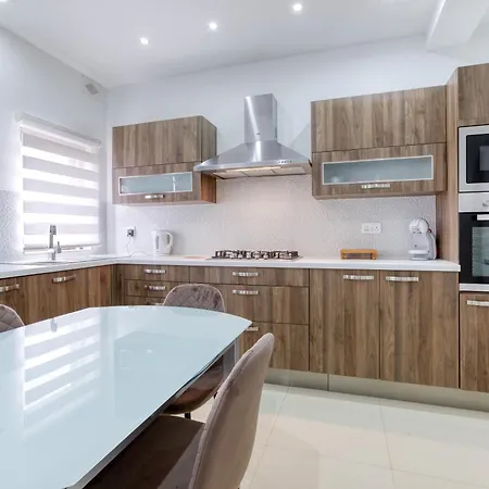 Διαμέρισμα Comfy 2br In The Centre With Wifi & Ac By 360 Estates
