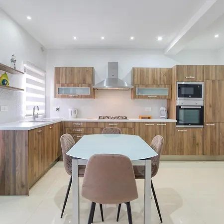 Comfy 2br In The Centre With Wifi & Ac By 360 Estates *