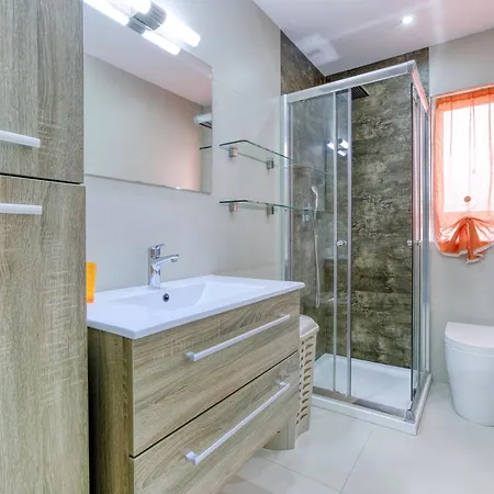 Comfy 2br In The Centre With Wifi & Ac By 360 Estates Apartament